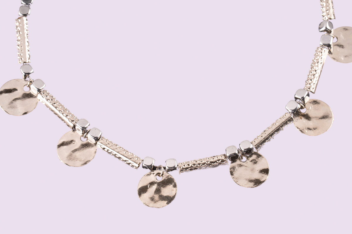 vector cold necklace